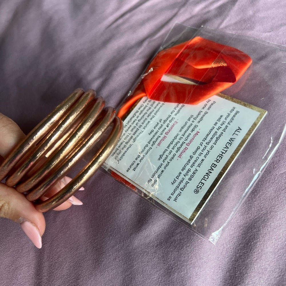 NEW Budhagirl all weather bangles set of 5 Rose gold pink pool summer - Picture 2 of 3